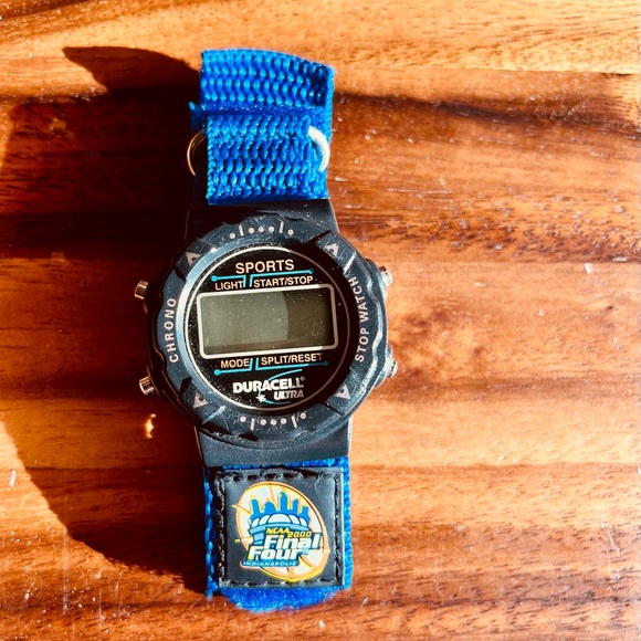 NCAA Retro Final Four 2000 Watch - Picture 4 of 4